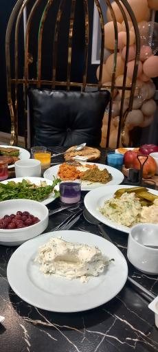 عکس رستوران و کافی شاپ سر گالان