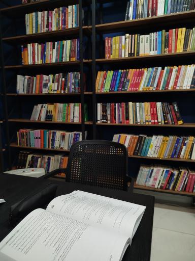 کافه کتاب ماجرا