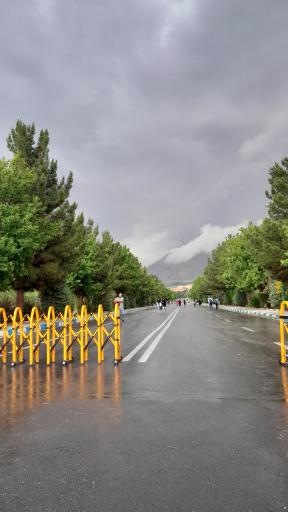 عکس دانشگاه آزاد اسلامی واحد کرج