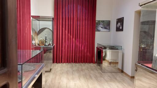 عکس موزه صنایع دستی مقدم زنجان