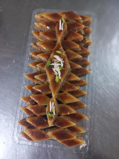 عکس شیرینی کده 1990