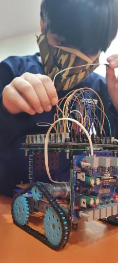 عکس آموزشگاه فنی حرفه ای رباتیک آریانا