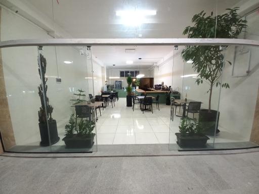 عکس کافه‌ قنادی‌ سبز