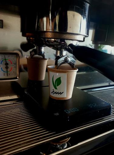 عکس کافه‌ قنادی‌ سبز