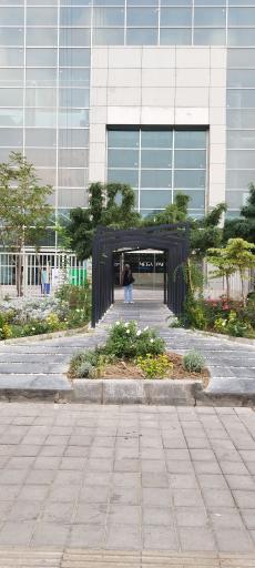 عکس مجتمع تجاری مگا پارس