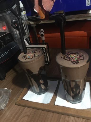 عکس کافه عمو قباد