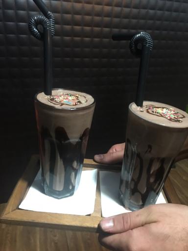 عکس کافه عمو قباد