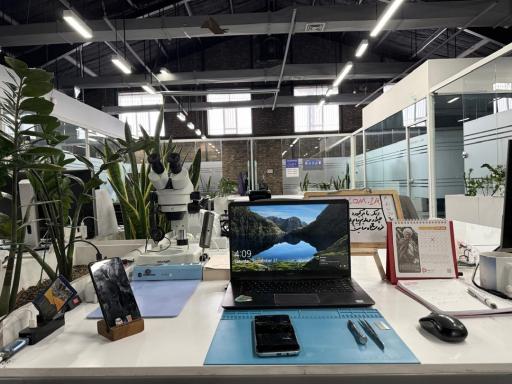 عکس تعمیر موبایل موبایلوم