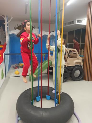 خانه بازی ثنا 