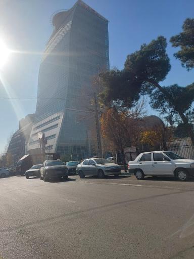 عکس مجتمع تجاری مگا پارس