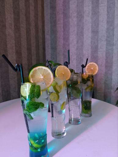 عکس کافه رز سفید