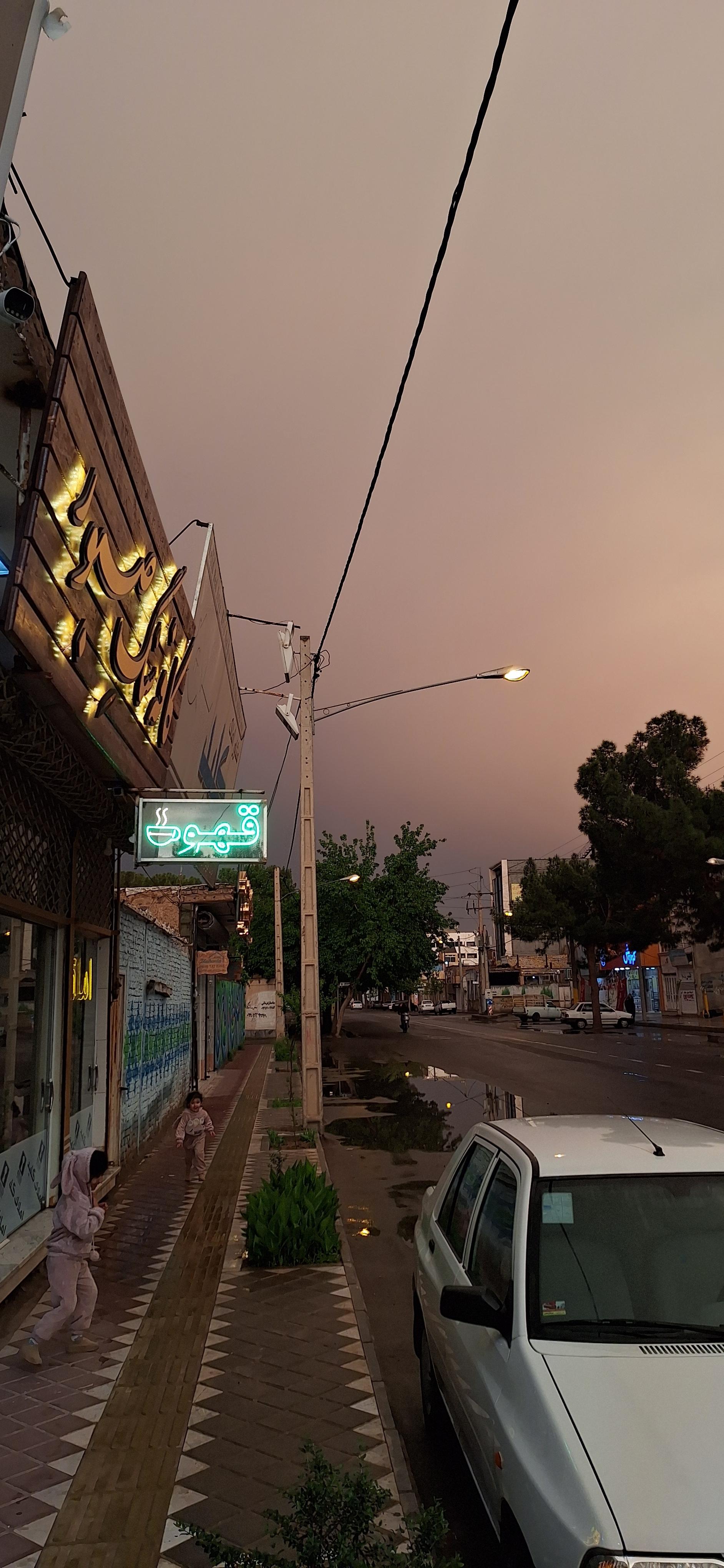 عکس کافی شاپ سنگ صبور