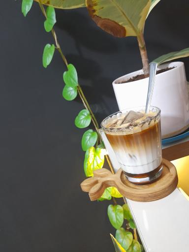 عکس کافی شاپ سنگ صبور