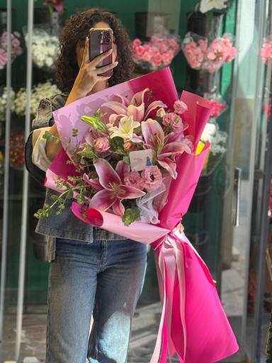 عکس گل فروشی چیترا