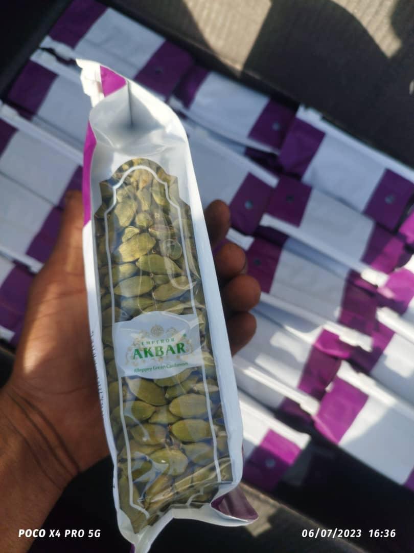 عکس مرکز پخش لوازم قنادی پاک سرشت