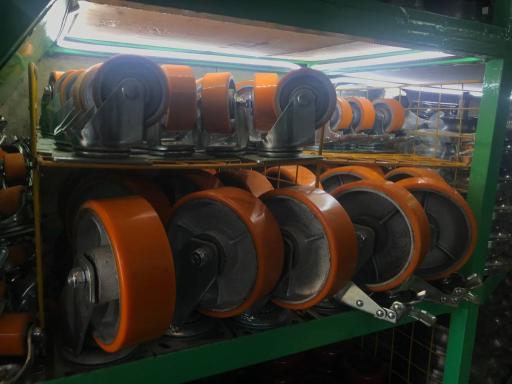 عکس فروشگاه رباط چرخ