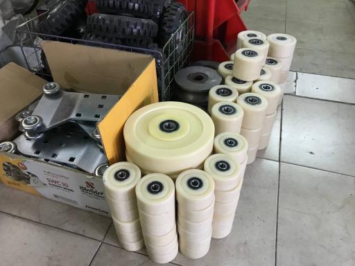 عکس فروشگاه رباط چرخ