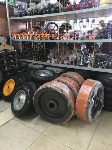 عکس فروشگاه رباط چرخ