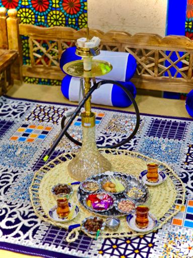 عکس کافه کباب خانم و آقای آبی