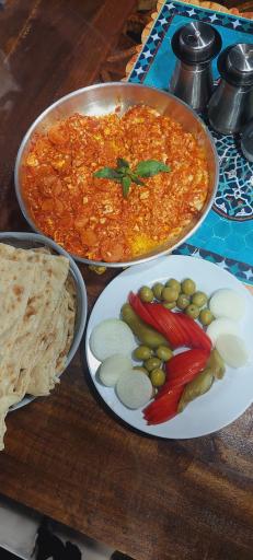 عکس کافه کباب خانم و آقای آبی