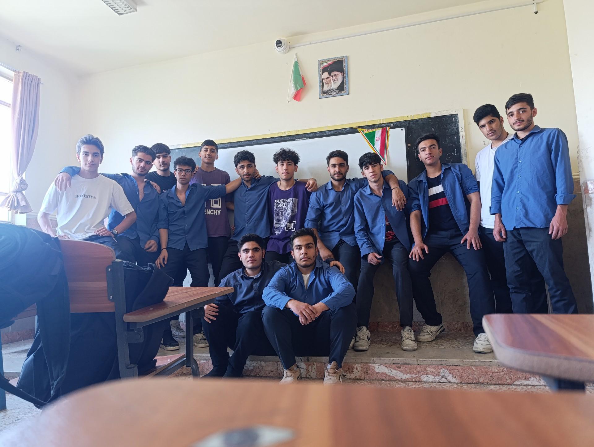 عکس دبیرستان مالک اشتر