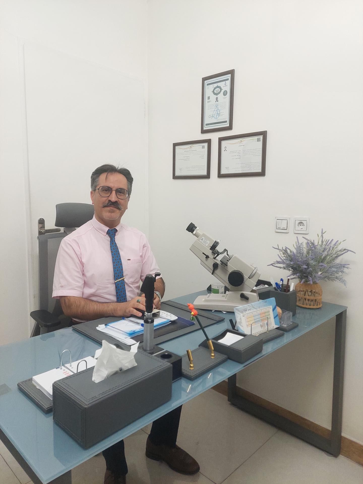 عکس بینایی سنجی مهربین اپتومتریست نقیبیان