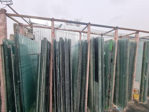 عکس بنگاه شیشه سکوریت نیکبخت