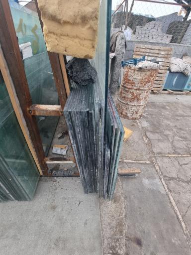 عکس بنگاه شیشه سکوریت نیکبخت