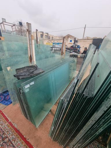 عکس بنگاه شیشه سکوریت نیکبخت