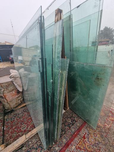 عکس بنگاه شیشه سکوریت نیکبخت