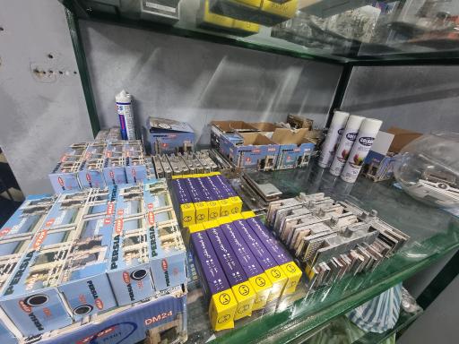 عکس بنگاه شیشه سکوریت نیکبخت