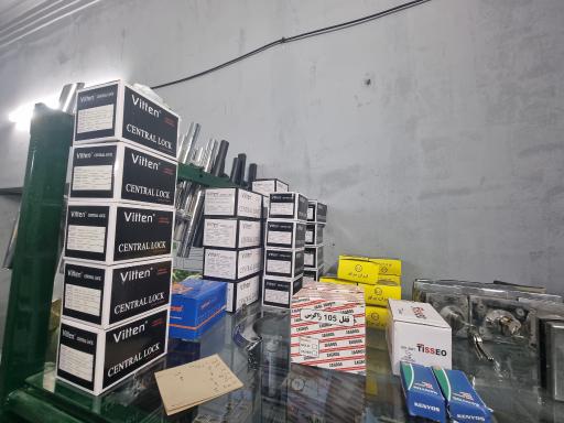 عکس بنگاه شیشه سکوریت نیکبخت