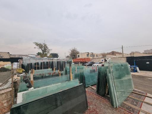 عکس بنگاه شیشه سکوریت نیکبخت