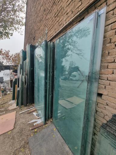 عکس بنگاه شیشه سکوریت نیکبخت