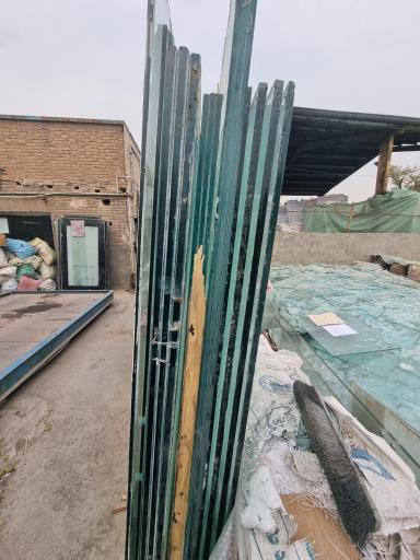 عکس بنگاه شیشه سکوریت نیکبخت