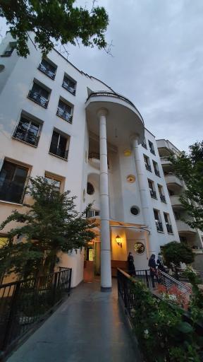 عکس آزمایشگاه مرکزی پاتوبیولوژی