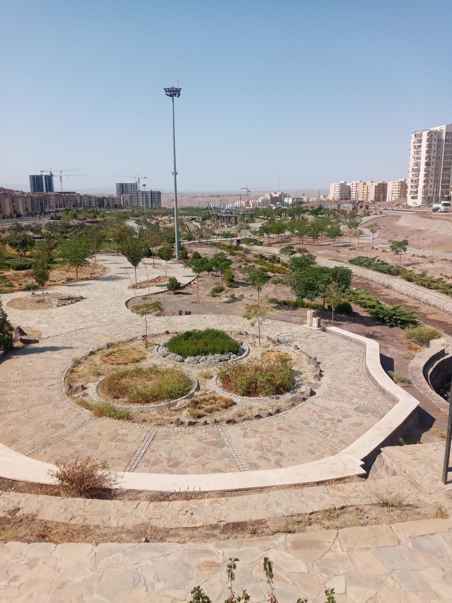 عکس بوستان مشاهیر شمالی