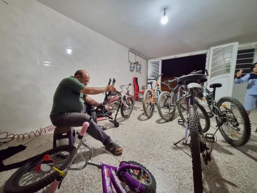 عکس تعمیر دوچرخه پارسیان 