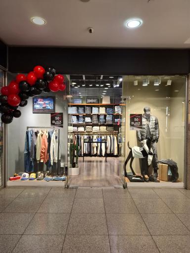 عکس بوتیک مردانه رافائل جین