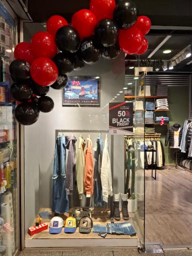 عکس بوتیک مردانه رافائل جین