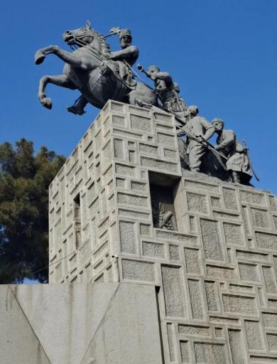 عکس آرامگاه نادر شاه افشار