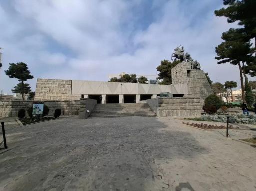 عکس آرامگاه نادر شاه افشار