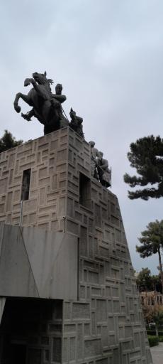 عکس آرامگاه نادر شاه افشار