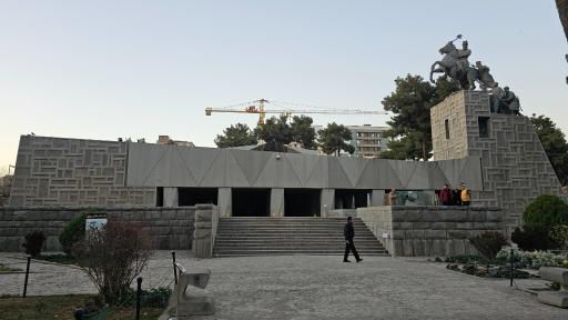 عکس آرامگاه نادر شاه افشار