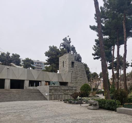 عکس آرامگاه نادر شاه افشار