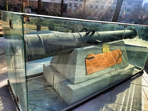 عکس آرامگاه نادر شاه افشار