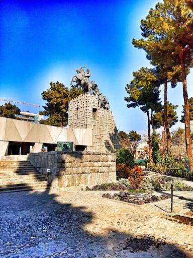 عکس آرامگاه نادر شاه افشار