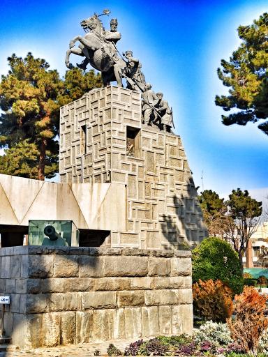 عکس آرامگاه نادر شاه افشار