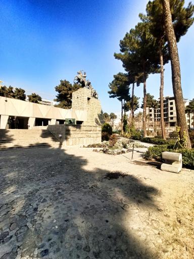 عکس آرامگاه نادر شاه افشار