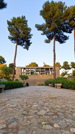 عکس آرامگاه نادر شاه افشار